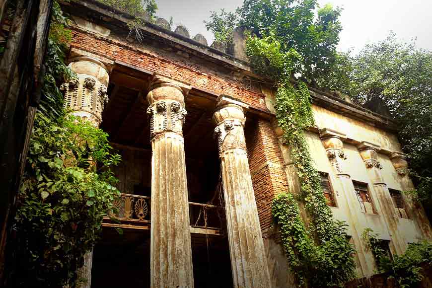 The magnificent façade of Basu Bati reminds us of a lost heritage – GetBengal Story