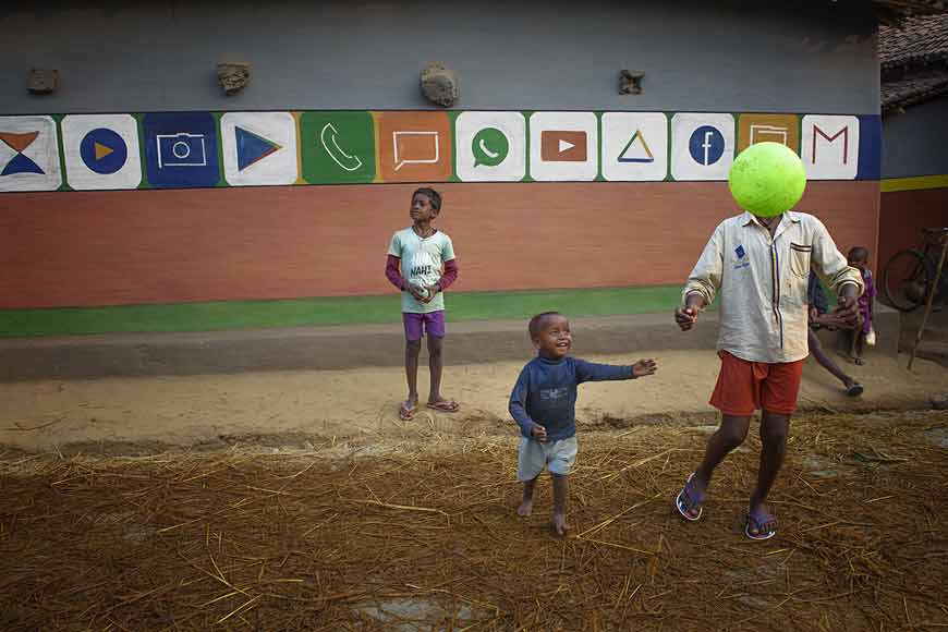 ‘Deoal Chitro’ – Wall art of Purulia