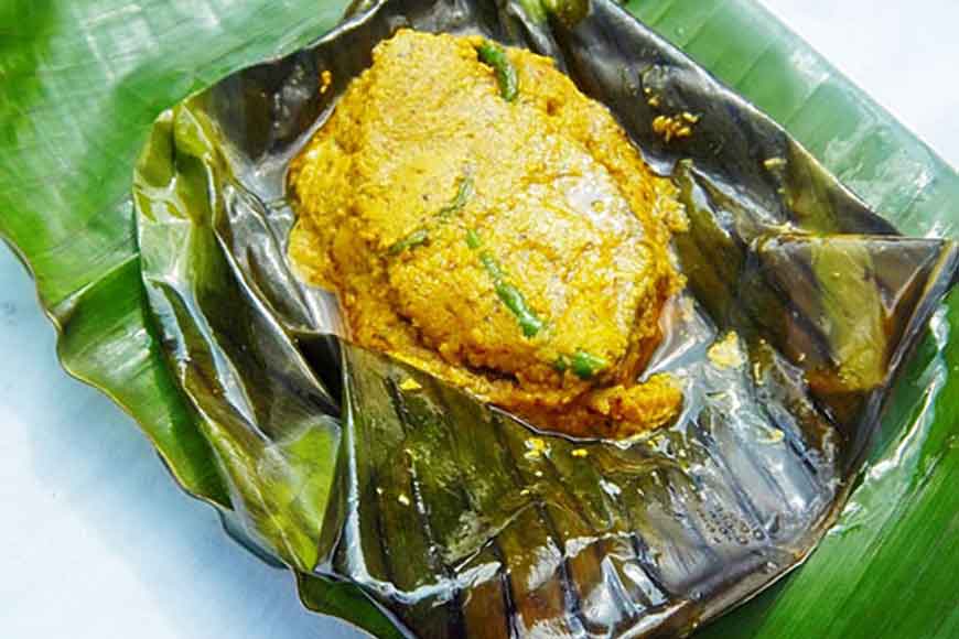 Hilsa Paturi: Monsoon’s most relished dish - GetBengal story