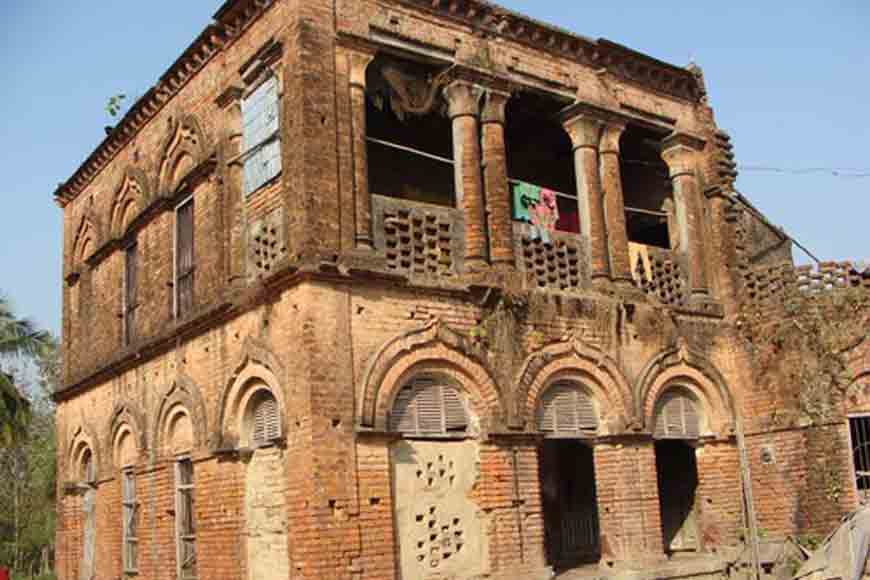 A mini Kolkata in Bangladesh! Watch out!
