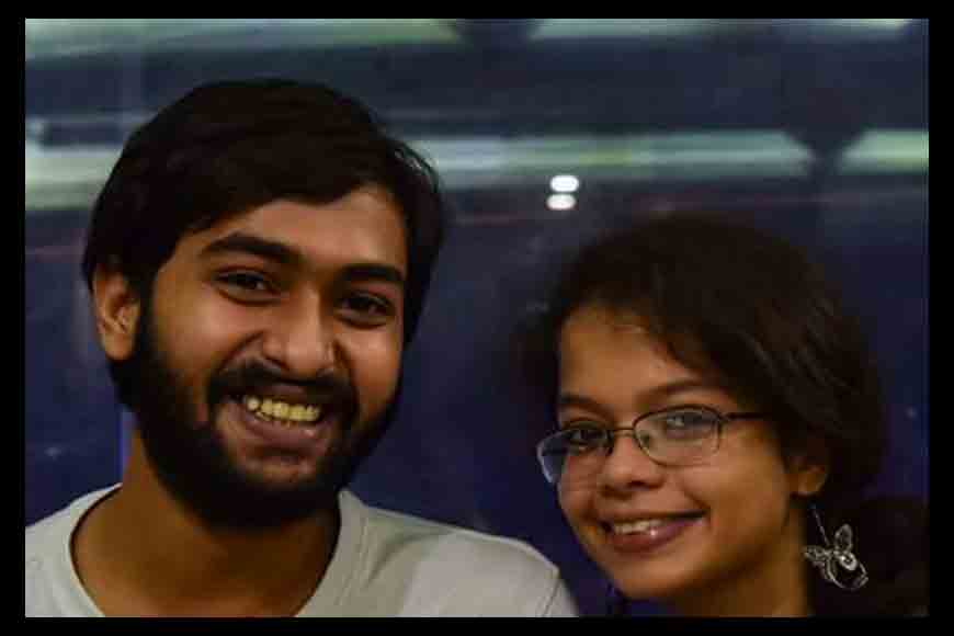 Kolkata fashion designers who make dresses of paper!
