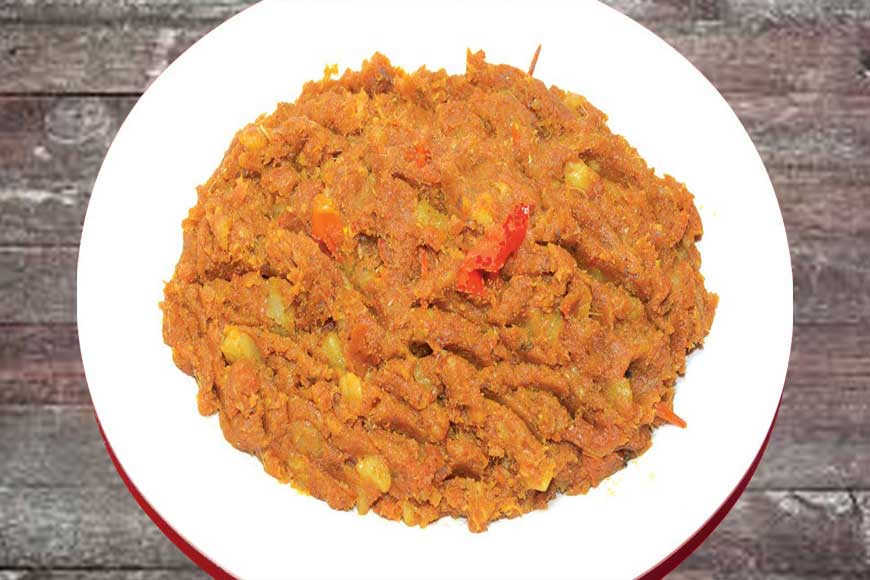 In this Hilsa season, try a different fish: Loitte Maacher Jhuribhaja
