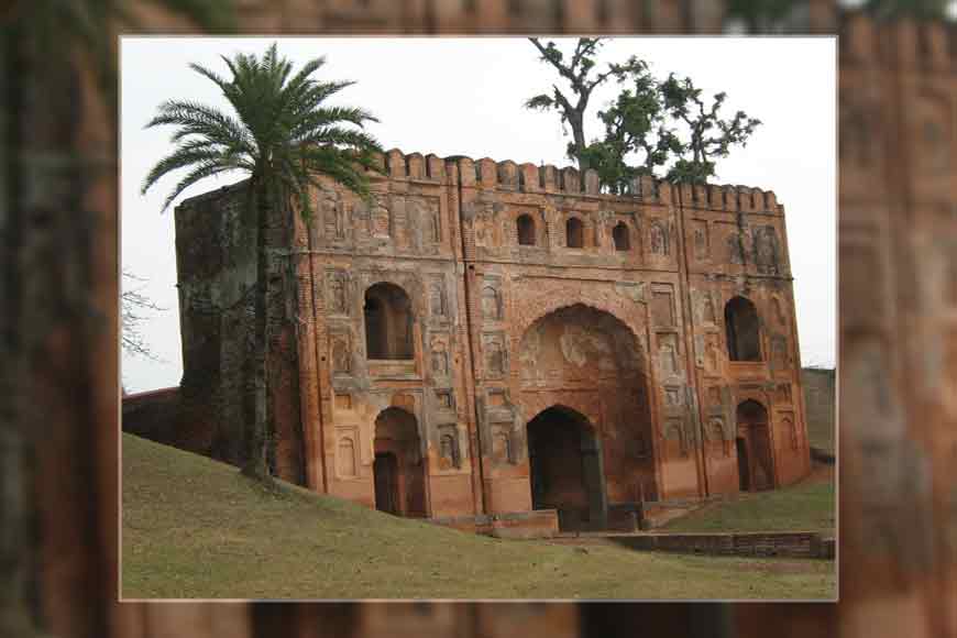 Play a game of hide-and-seek like Nawabs at Malda’s Lukochuri Gate - GetBengal story