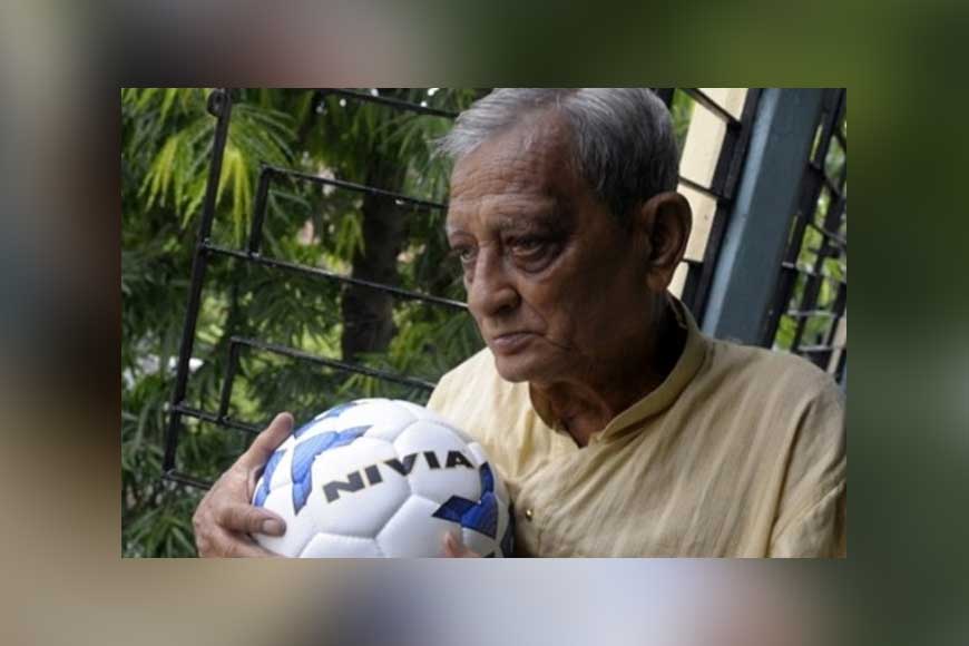 Soccer&rsquo;s greatest fan Pannalal Chatterjee, who witnessed Maradona&rsquo;s &lsquo;Hand of God&rsquo; passes away!
