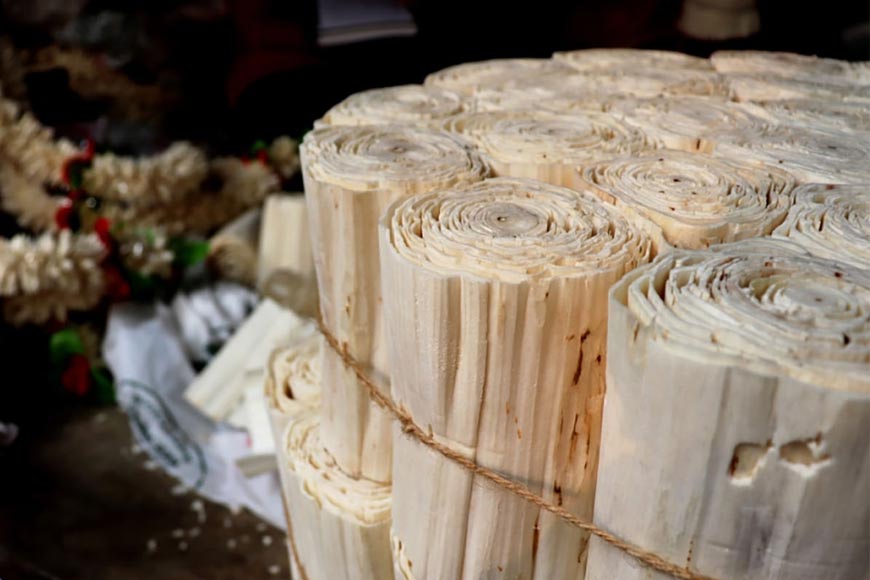 Plastic Decorations ambush markets of organic Sholapith flowers – GetBengal story