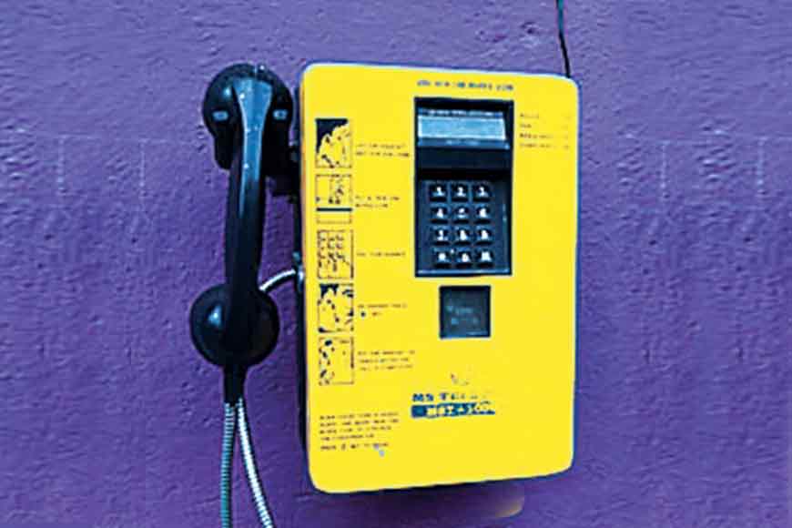 Kolkata’s telephone booths have now become mere “showpieces” - GetBengal Story