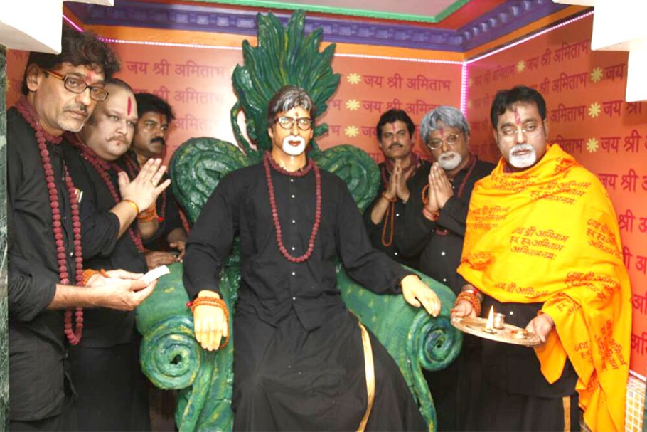 Kolkata has a temple dedicated to Amitabh Bachchan!
