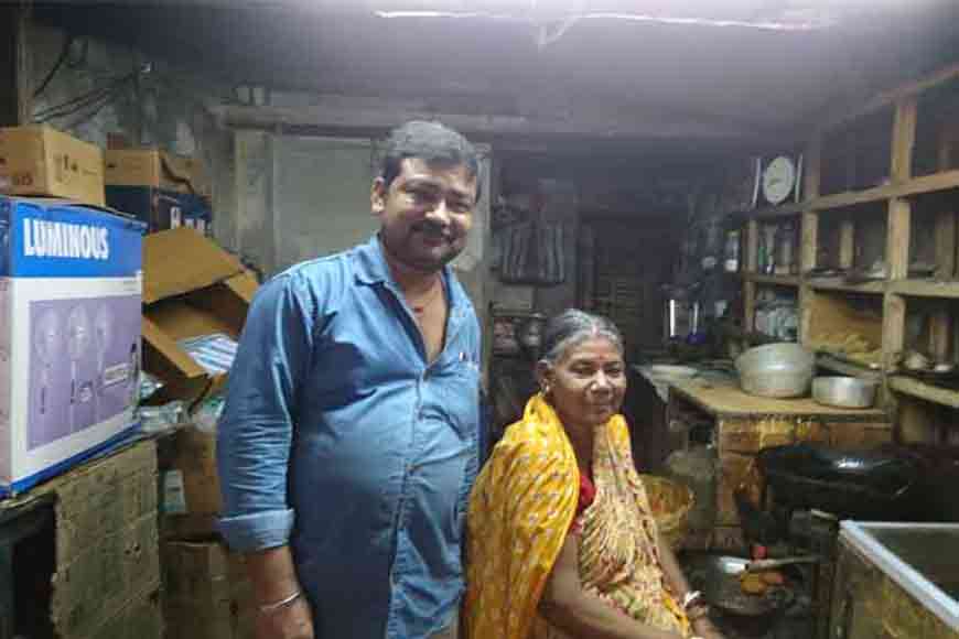 Imagine a Kolkata &lsquo;Chop&rsquo; shop is named Apur Sansar!
