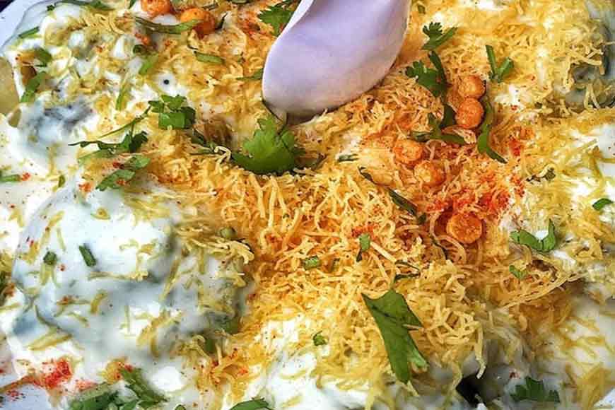 Visit the award winning Phuchka Stall of Kolkata
