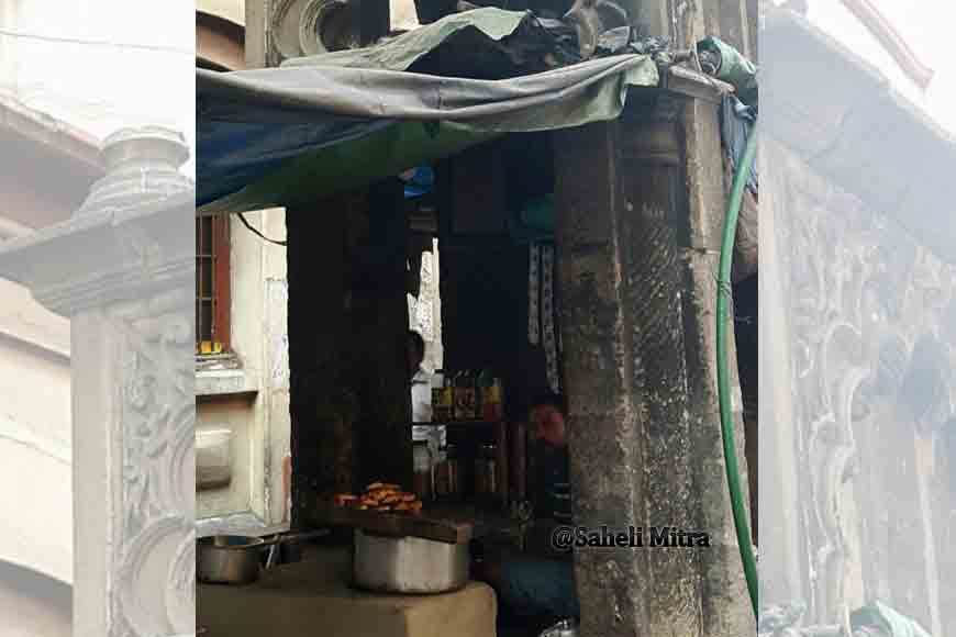 Kolkata&rsquo;s heritage gate built by Dhaka&rsquo;s Nawab is now a litti- tea stall!

