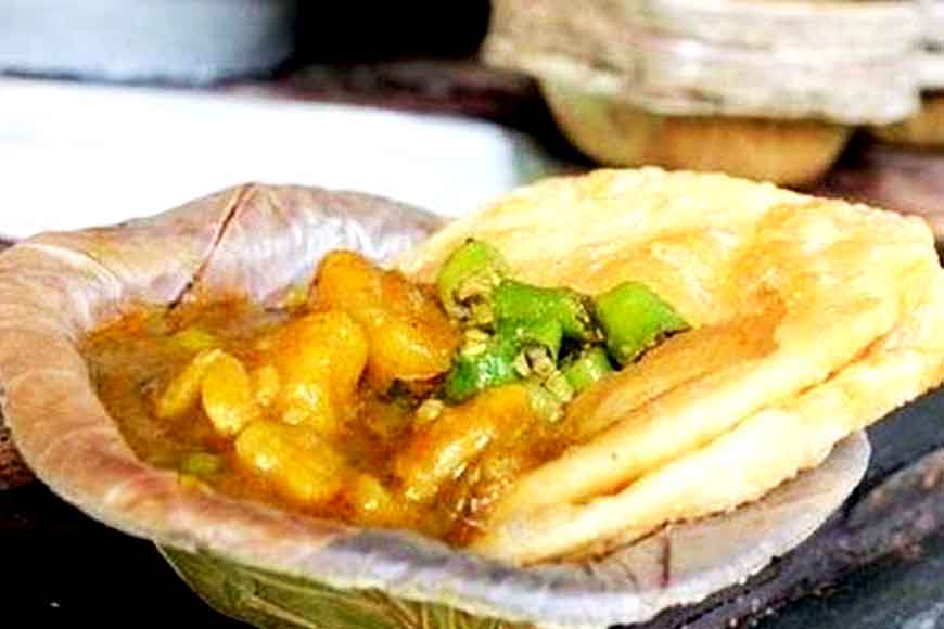 Here is a Kolkata shop that still sells kochuri at just 25 paisa!
