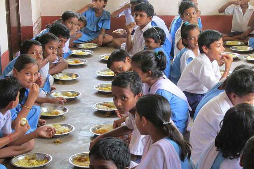 Fake news on special dining halls in minority dominated state schools
