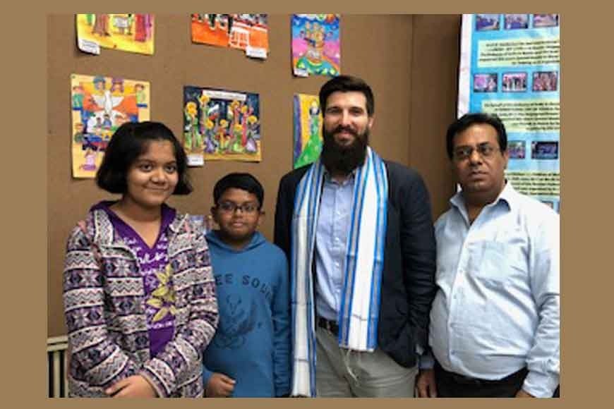 Paintings by children bond Russia and India
