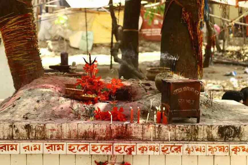 How does William Dalrymple explain Tantra?&nbsp;
