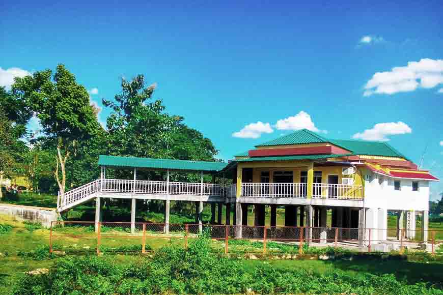 Tilabari &ndash; the house atop a hill